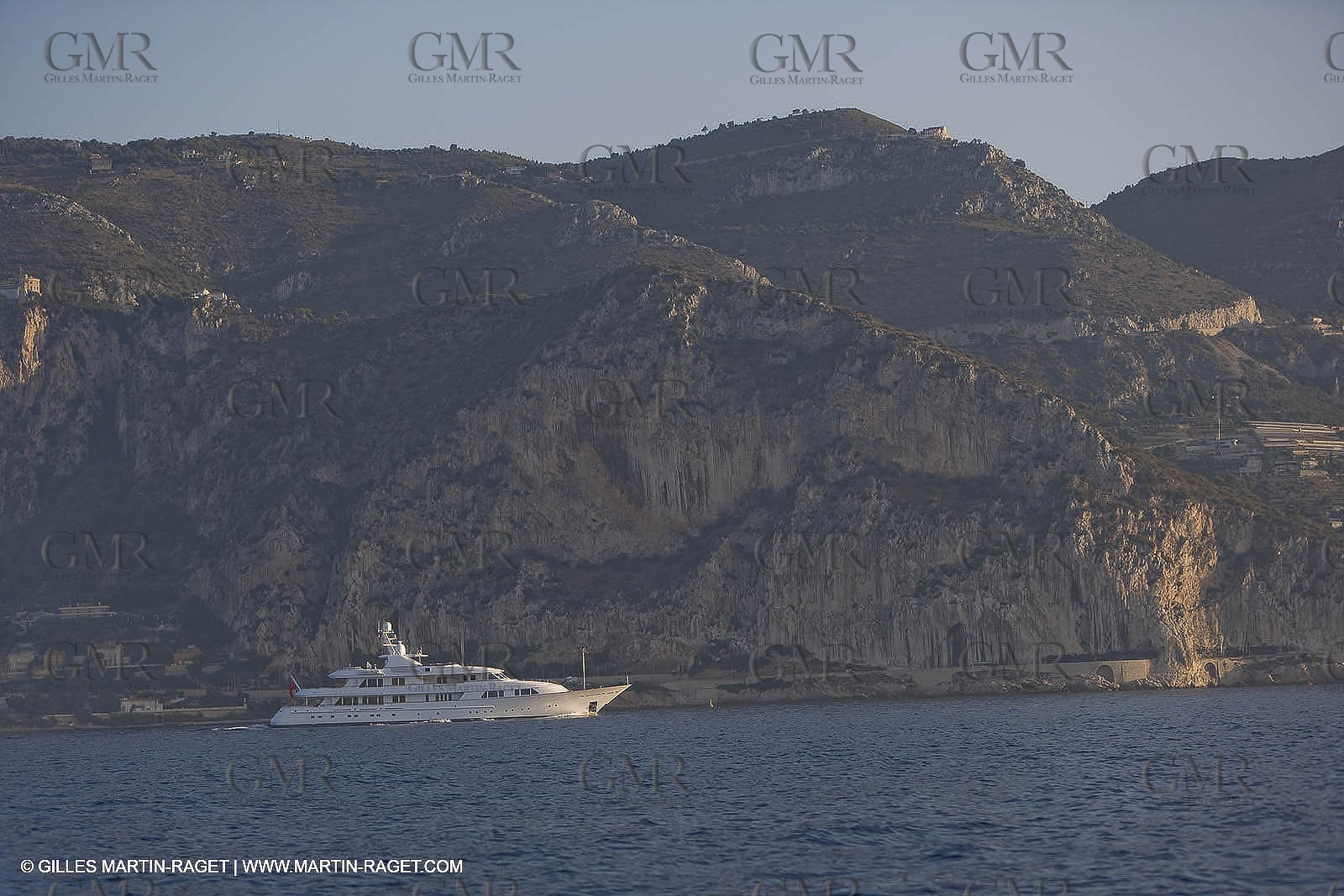 28 07 2007 - St Jean Cap Ferrat - SuperYachts - Motor Yachts - Hampshire