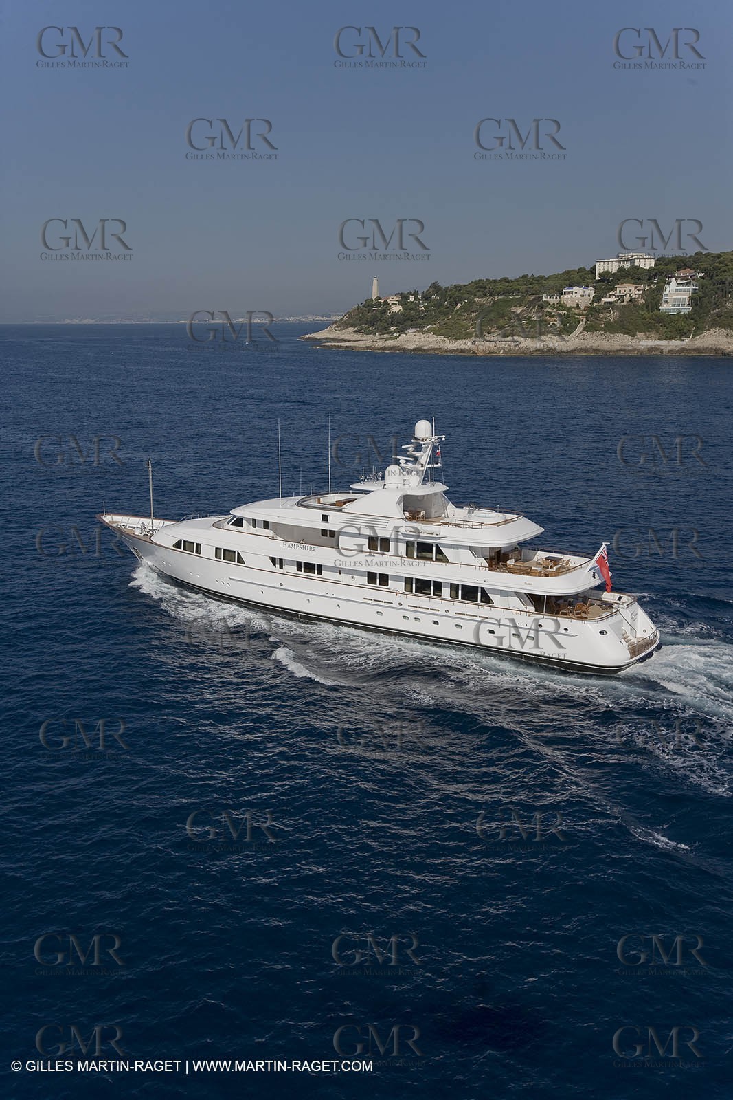 28 07 2007 - St Jean Cap Ferrat - SuperYachts - Motor Yachts - Hampshire