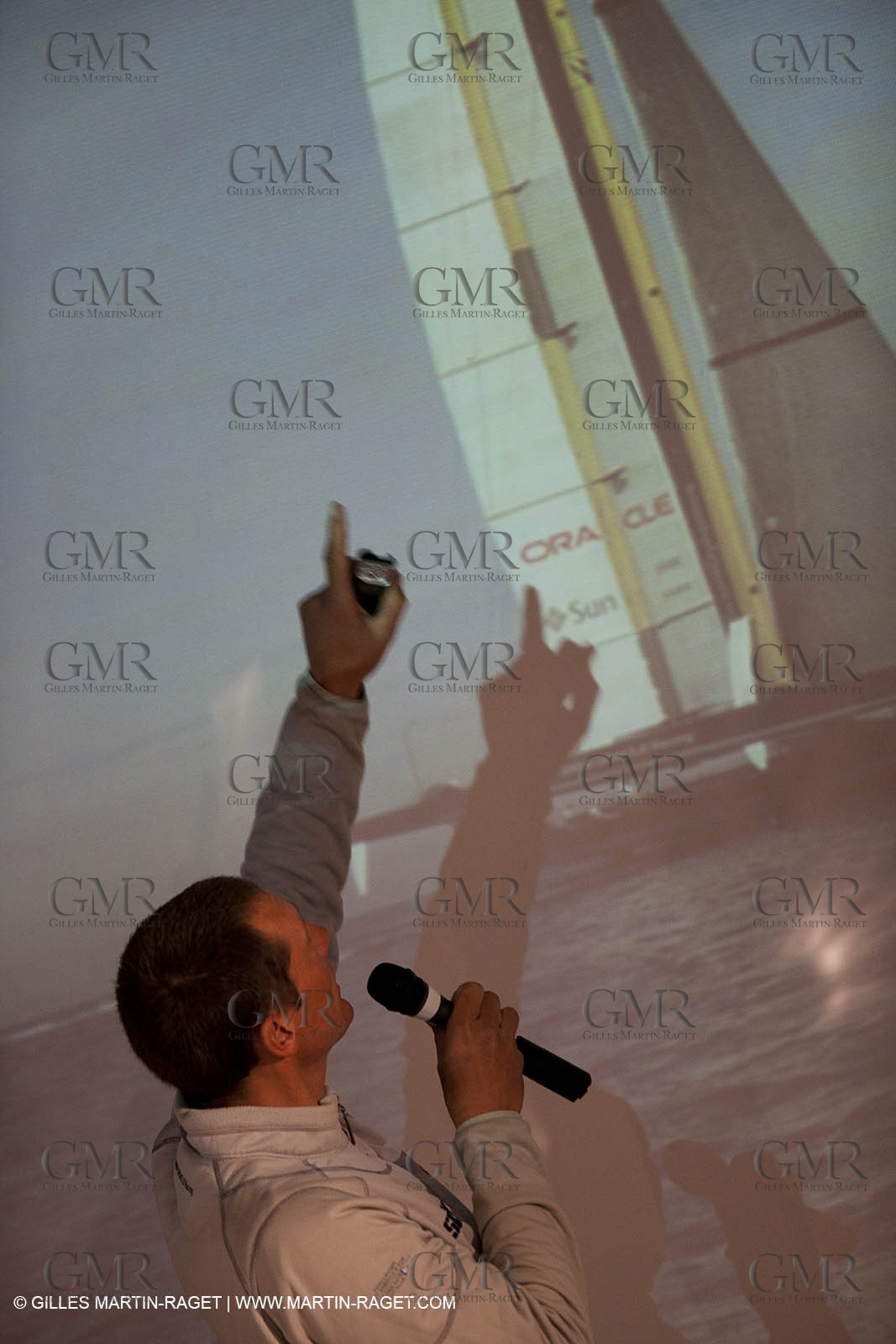 11 02 2010 - Valencia (ESP) - 33rd America's Cup - BMW ORACLE Racing - Day off 2