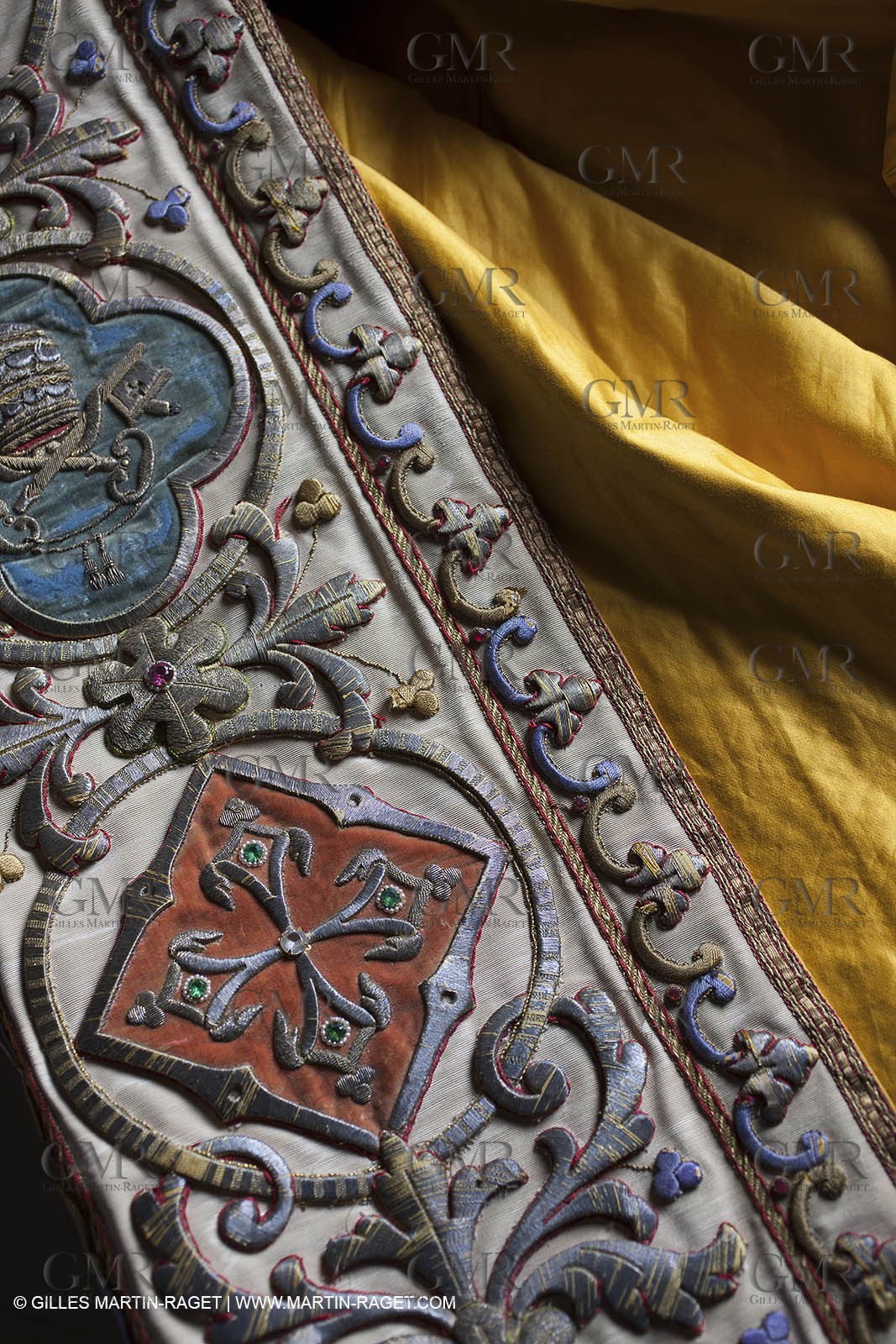 04 02 2013 - Marseille(FRA,13), Notre Dame de la Garde, liturgical clothing