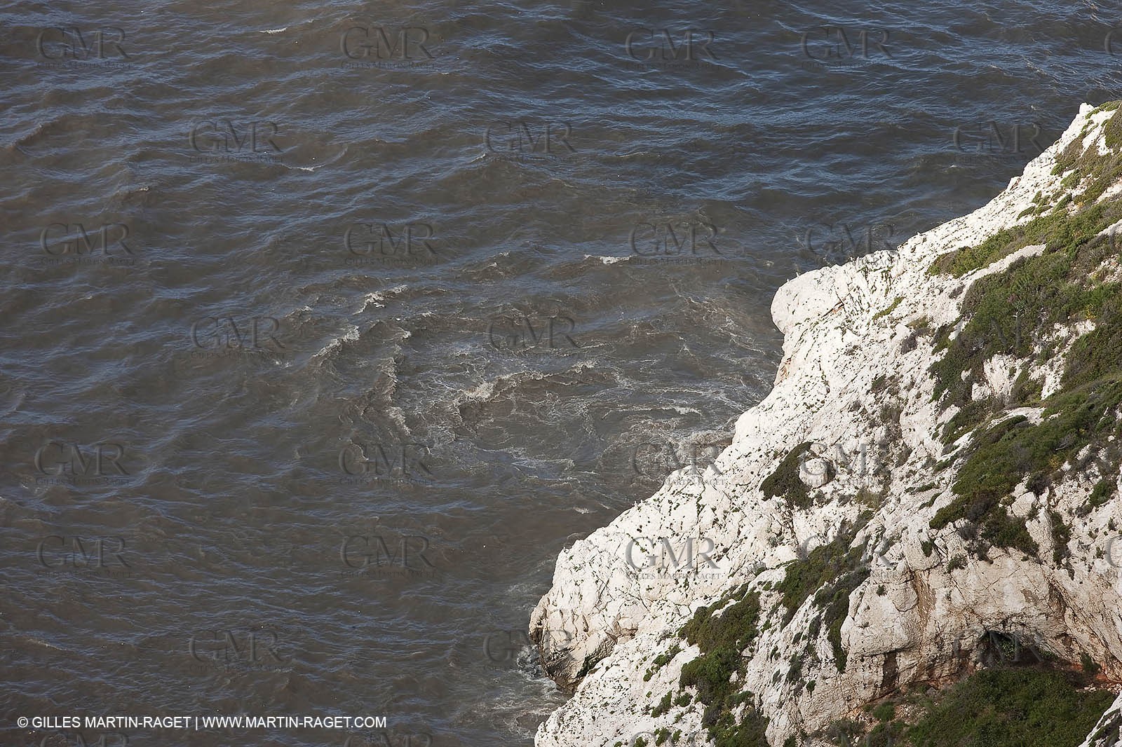 16 04 2009 - Marseille (FRA, 13) - Les Calanques - Cortiou rejections after after stormy weather over Marseilles