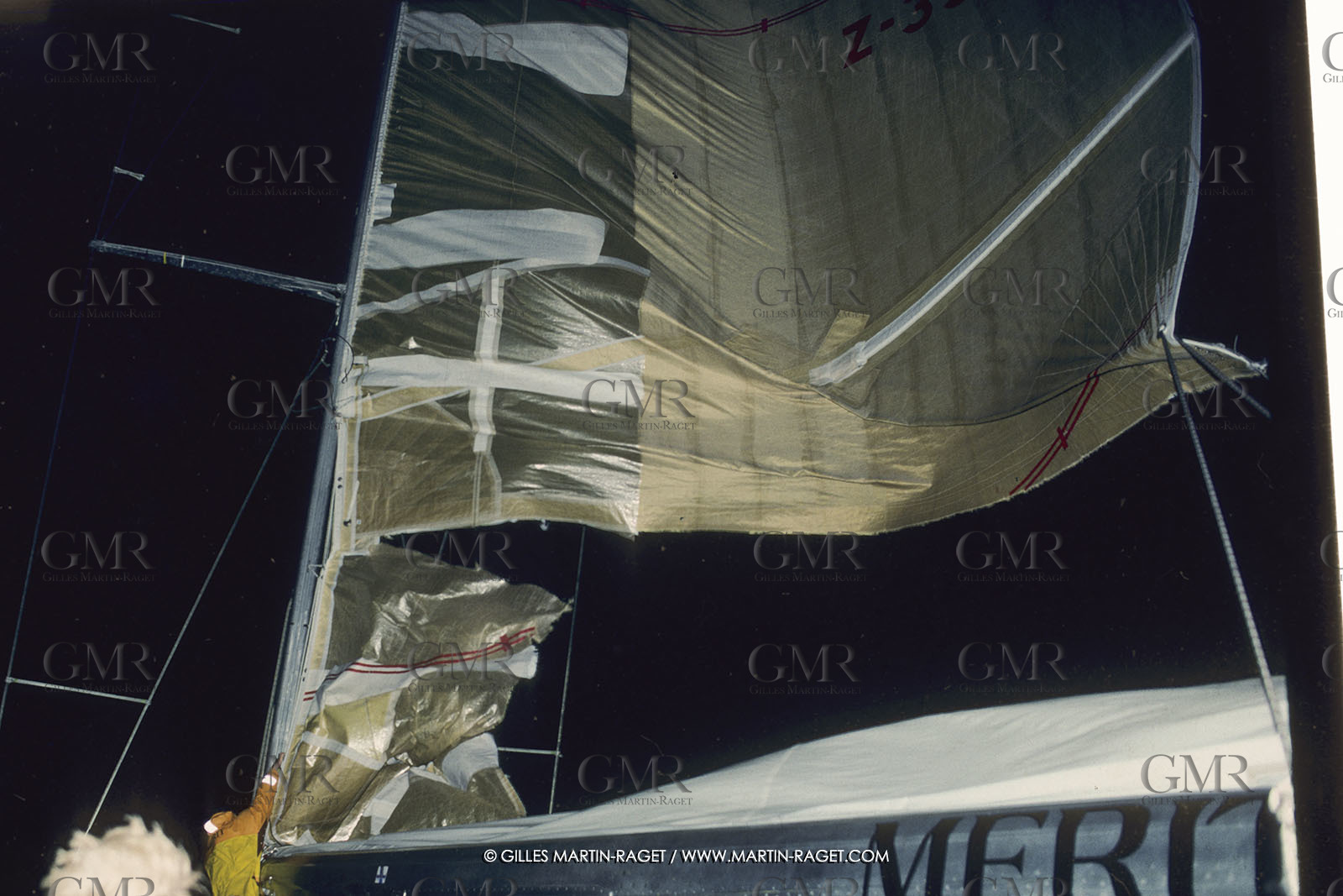 Yacht racing, Breakages, accidents, Torn Sails