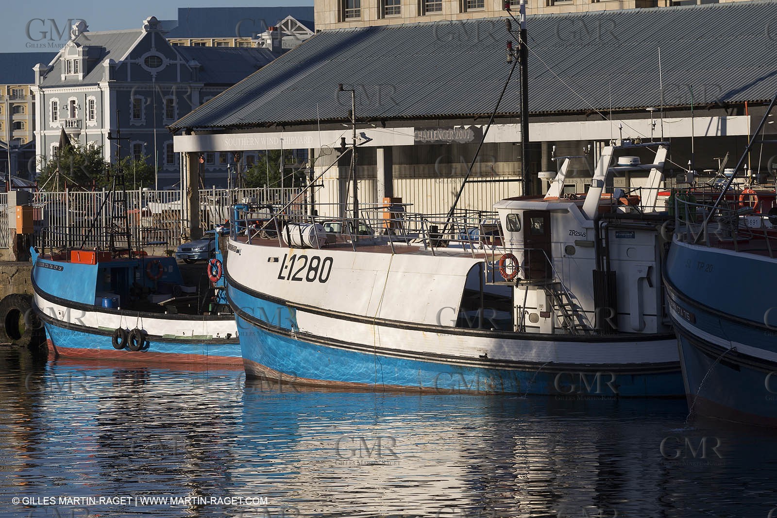 08 11 2014, Capetown (ZAF), Volvo Ocean Race 2014-15, Team Alvimedica, Nursing the boat