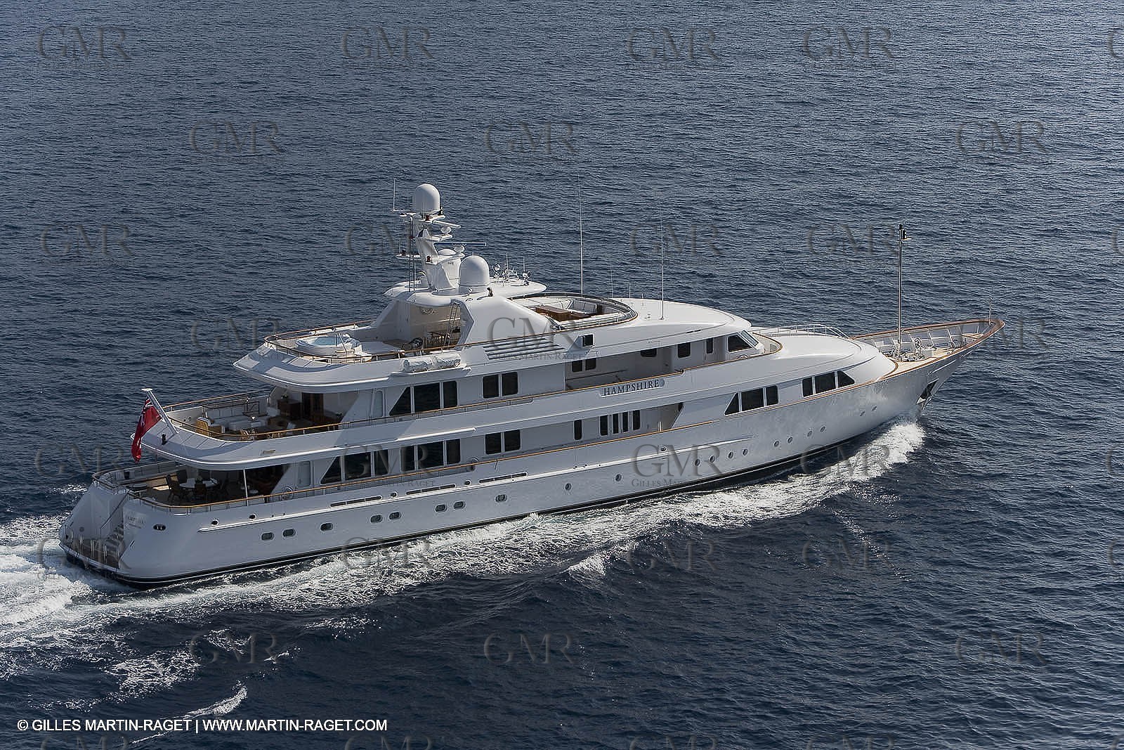 28 07 2007 - St Jean Cap Ferrat - SuperYachts - Motor Yachts - Hampshire