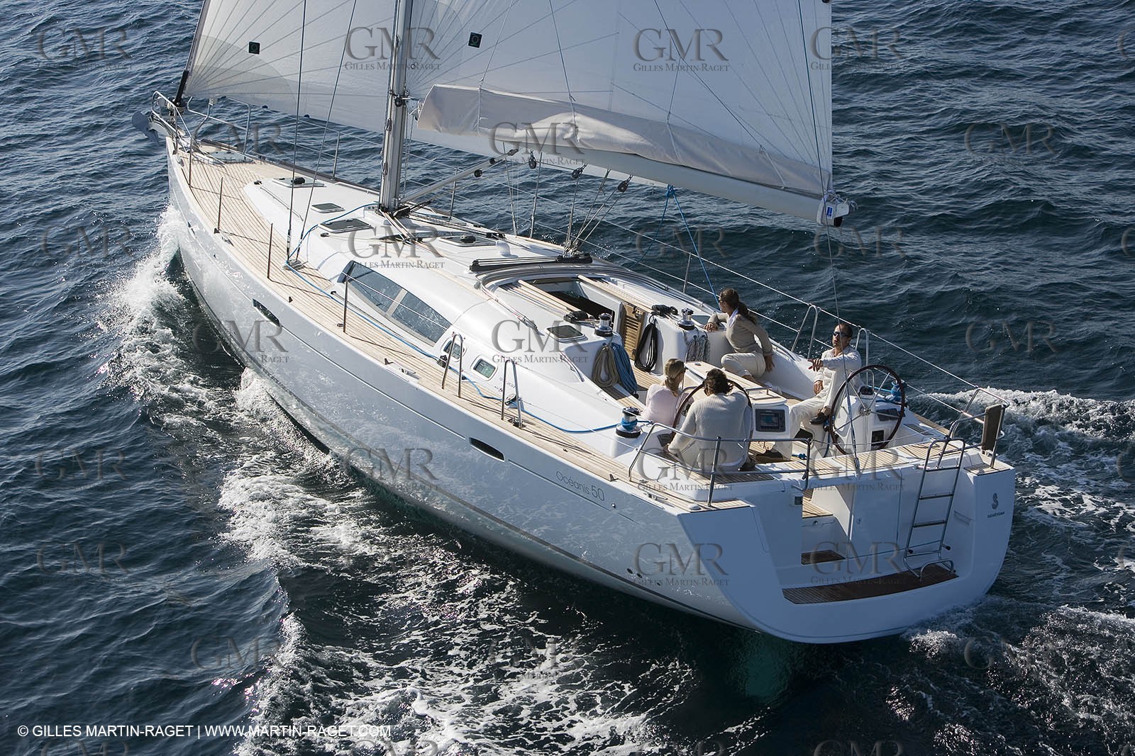 Crusing monohull sailing