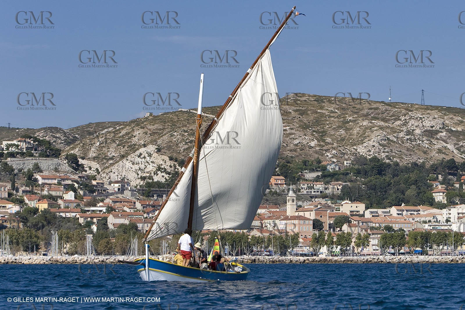 1 09 2007 - Marseille (FRA, 13) - Latin rigs in l'Estaque (Marseille north bay village)