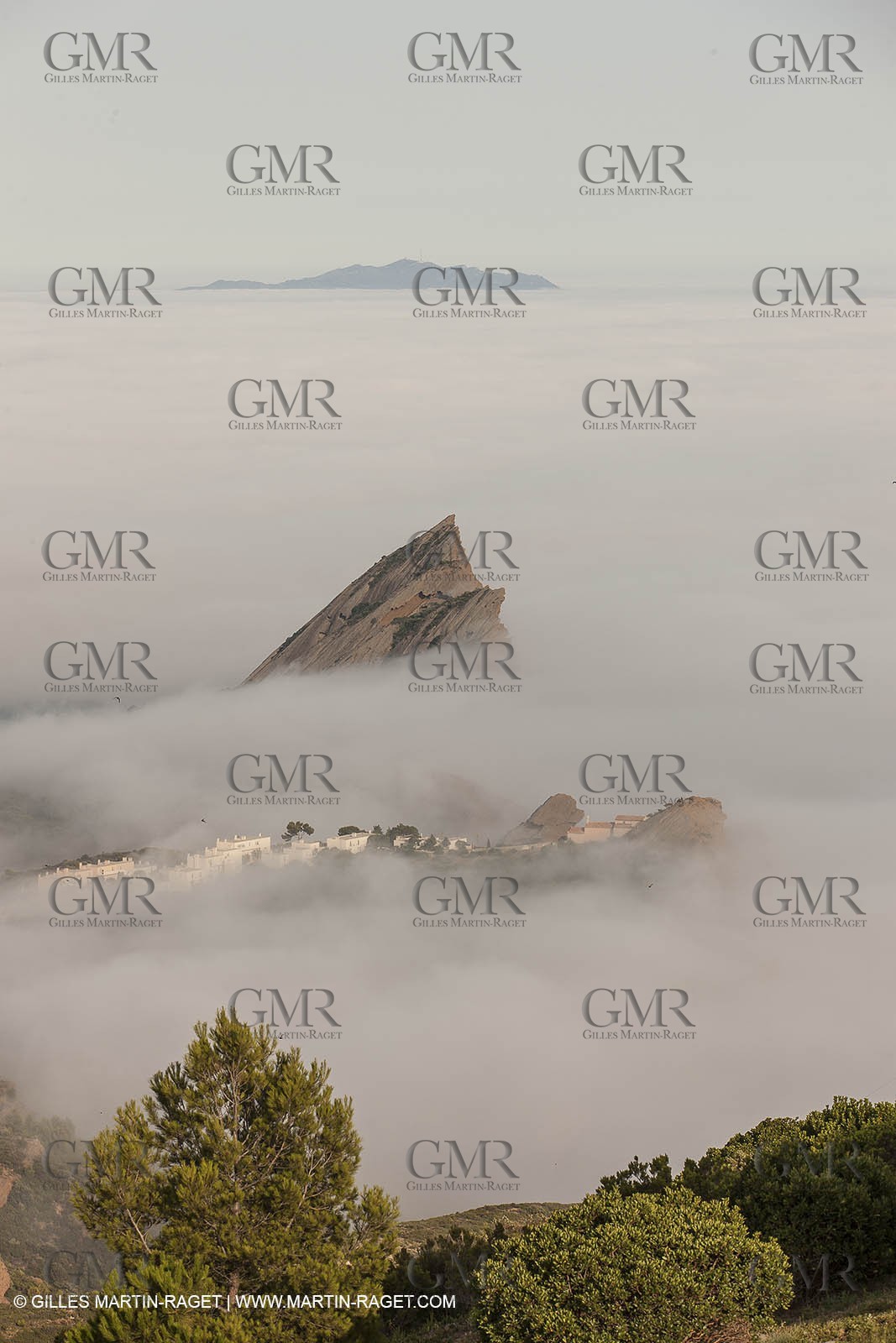 18 07 2012 - La Ciotat (FRA ) - Unusual foggy conditions