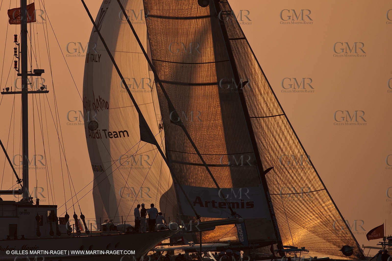 21 11 2010 - Dubai (UAE) - Dubai Louis Vuitton Trophy -  Round 2 - BMW ORACLE Racing