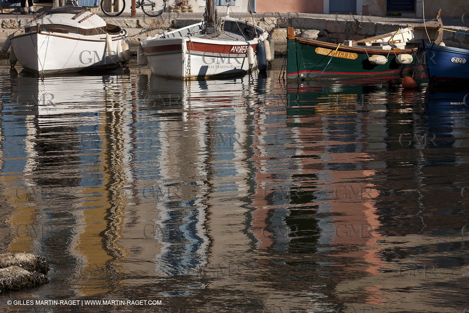 14 03 2012 - Martigues (FRA,13) - neighborhood Le Miroir (the mirror)