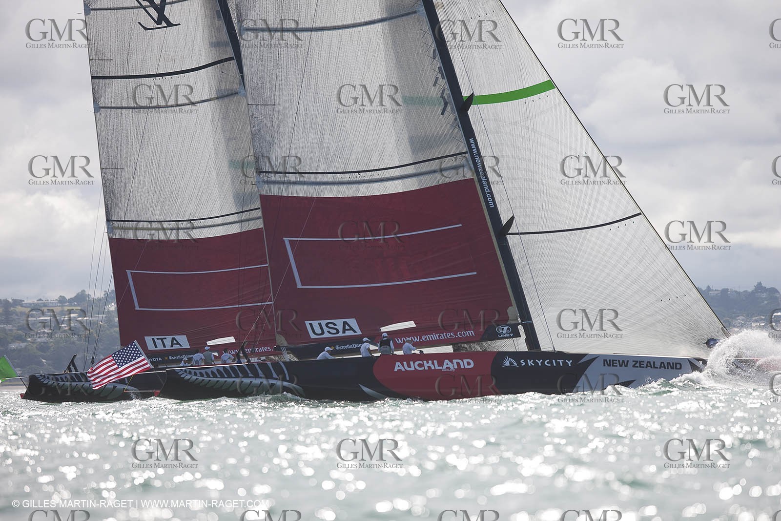 11 02 2009 - Auckland (NZL) -  Louis Vuitton Pacific Series -  Racing Day 11 - sail off