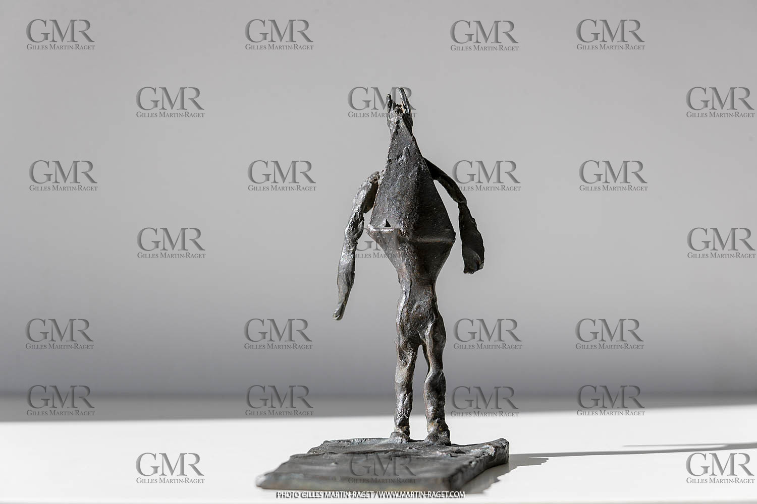19 02 2020, Marseille (FRA), oeuvre de Germaine Richier, Chauve-souris 1965, Bronze patiné foncé, Numéroté 7 8, Fondeur L.Thinot, Paris, 15 x 11,2 x 7,5 cm, Collection Famille Germaine Richier