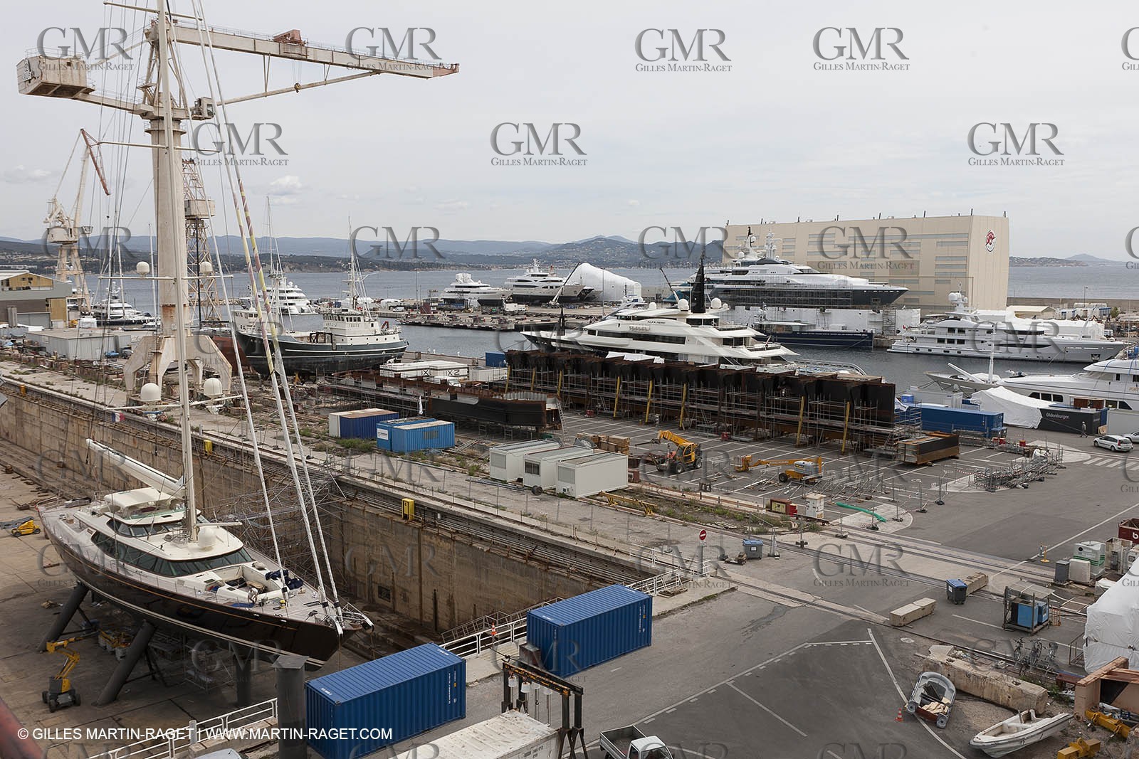 18 04 2012 - La Ciotat (FRA,13) - L'Hydroptère en préparation - Présentation du  nouvele équipage