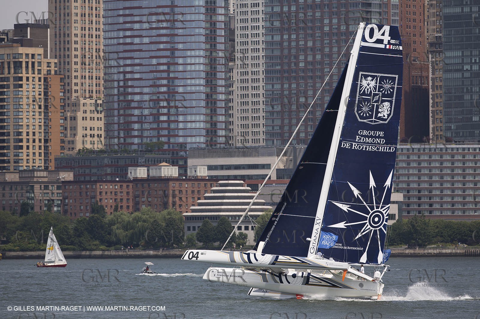 05 07 2012 - New York (USA) - Ocean Krys Race - Speed runs in fornt of NY city