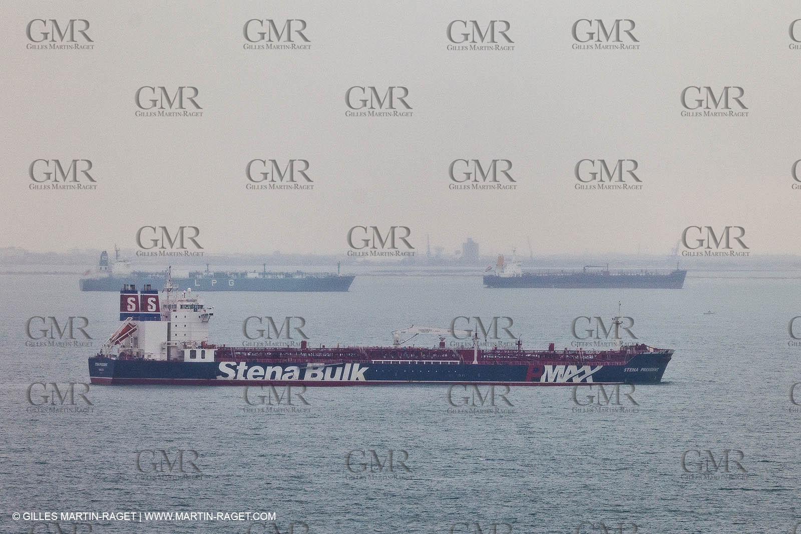 01-11-2010 - FOS (FRA,13) - Grêve du Port Autonome de Marseille - 01 11 2010 - FOS (FRA,13) Commercial Port on strike