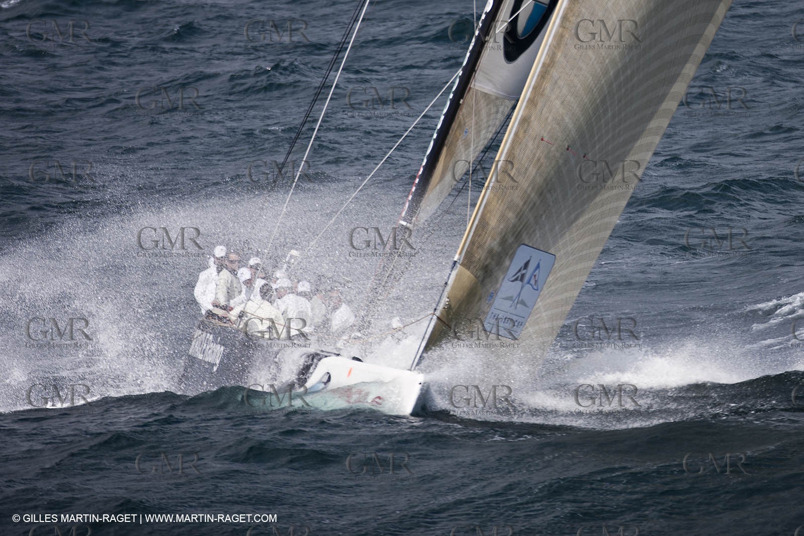 05 08 2010 - Cowes (UK, IOW) - The 1851 Cup -  BMW ORACLE Racing -  - Round The Island Race - Rounding the Needles.