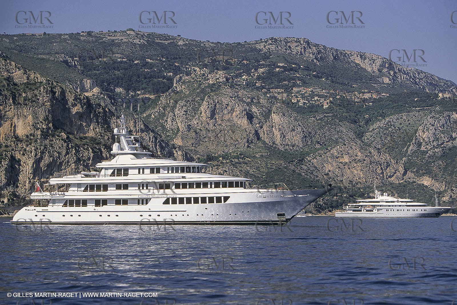 Powerboating, super Yachts