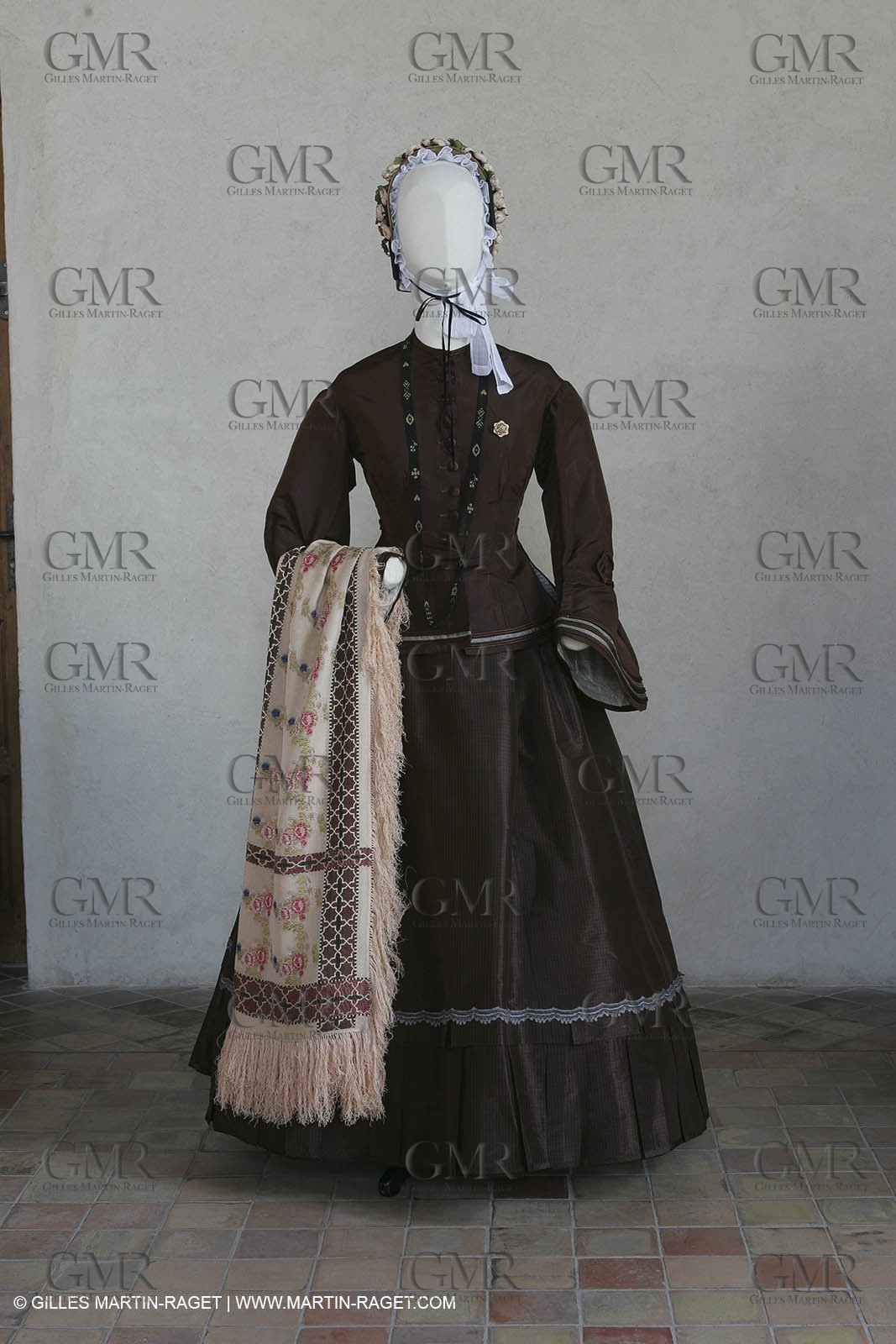 May 2004 - La Tour d'Aigues (FRA, 84) - Old costumes for women of the South exhibition