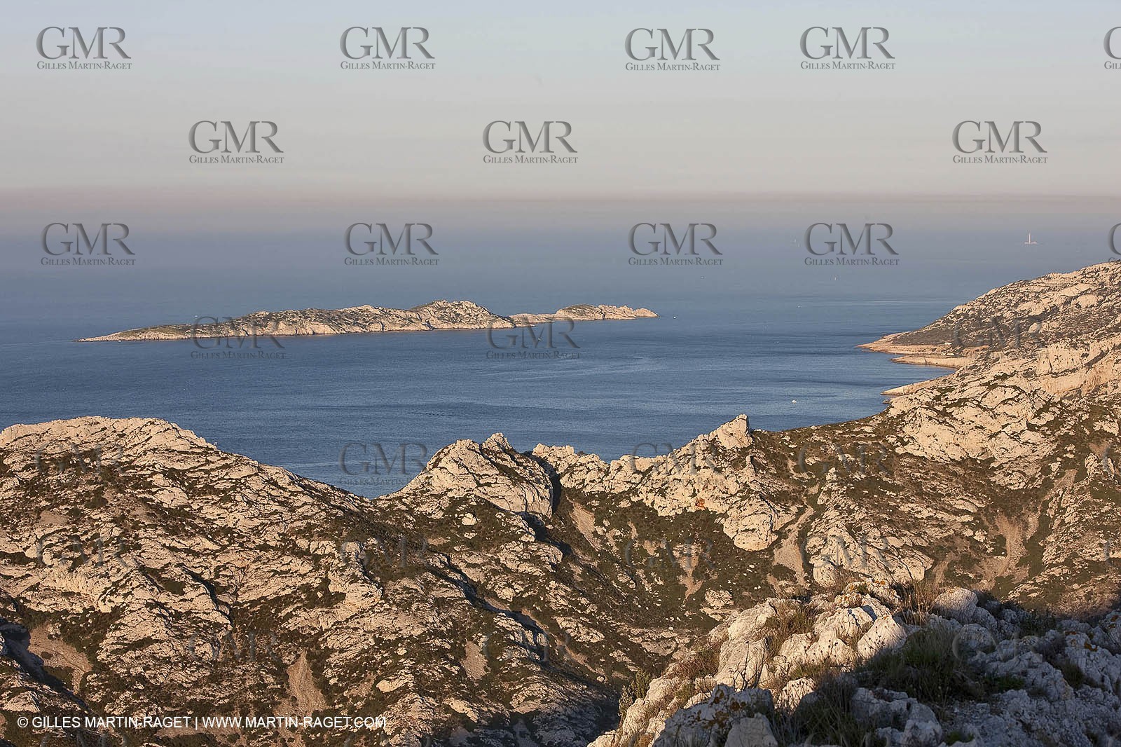 04 04 2009 - Marseille (FRA, 13) - Les Calanques - Sormiou crests and Jarre Island