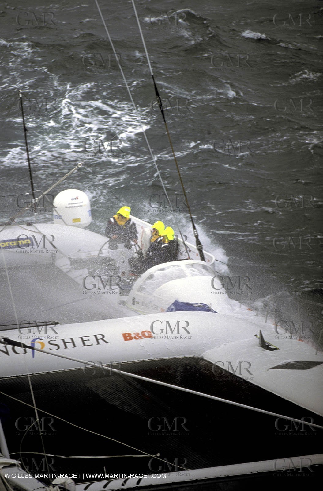 Kingfisher II - Jules Verne Trophy 2002 start - Brest