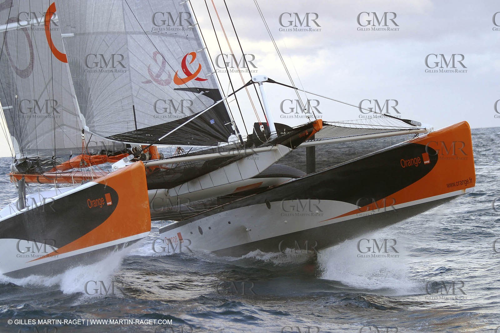 Orange II-2004 Jules Verne Trophy-Ouessant-2nd line crossing
