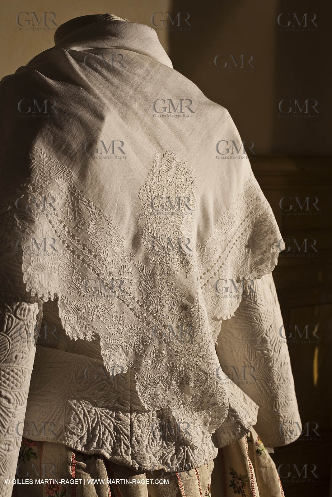 December 2009 - Boutis