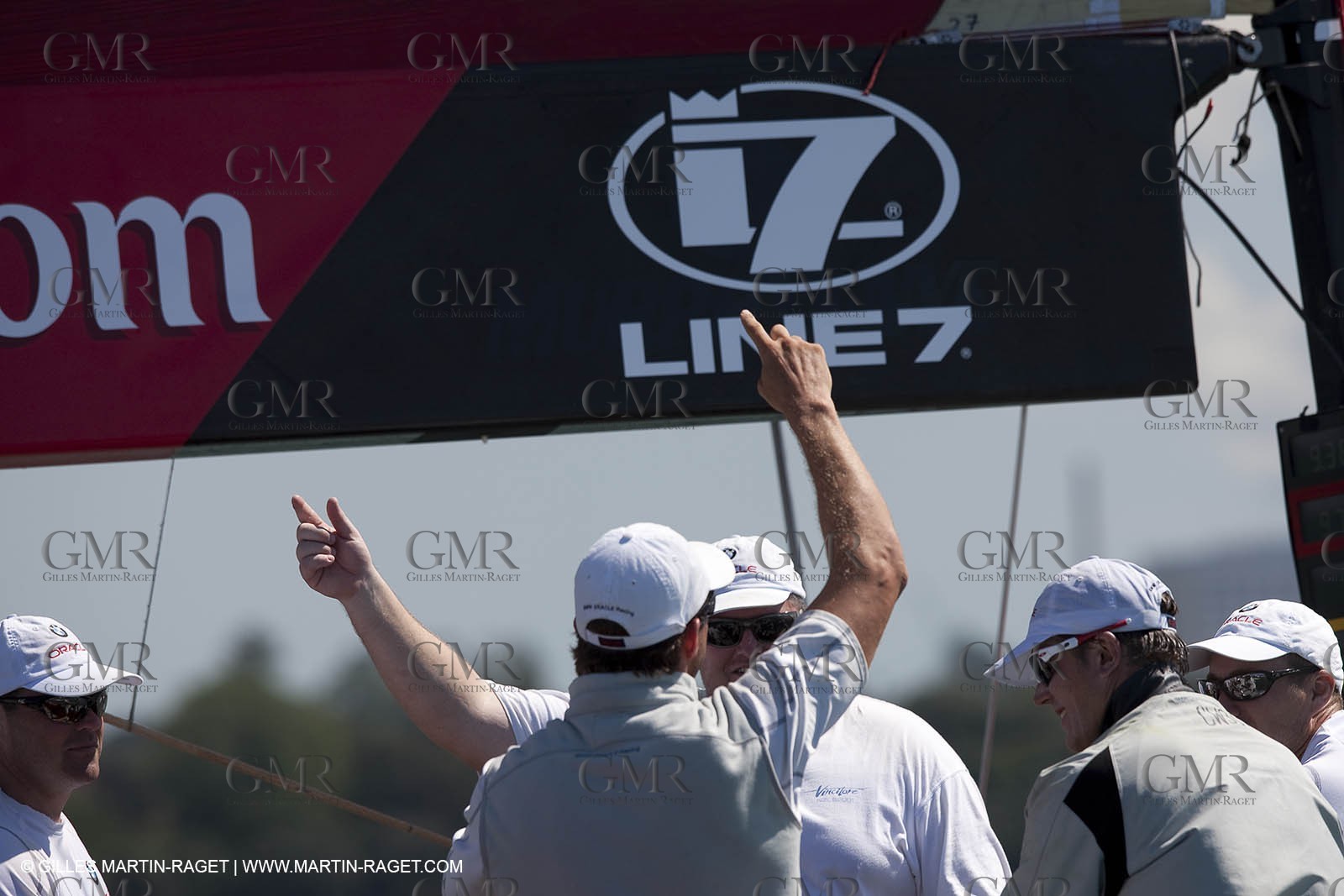 23 01 2009 - Auckland (NZL) -  Louis Vuitton Pacific Series - BMW ORACLE Racing-Tuning up onboard Emirates Team New Zealand yacht
