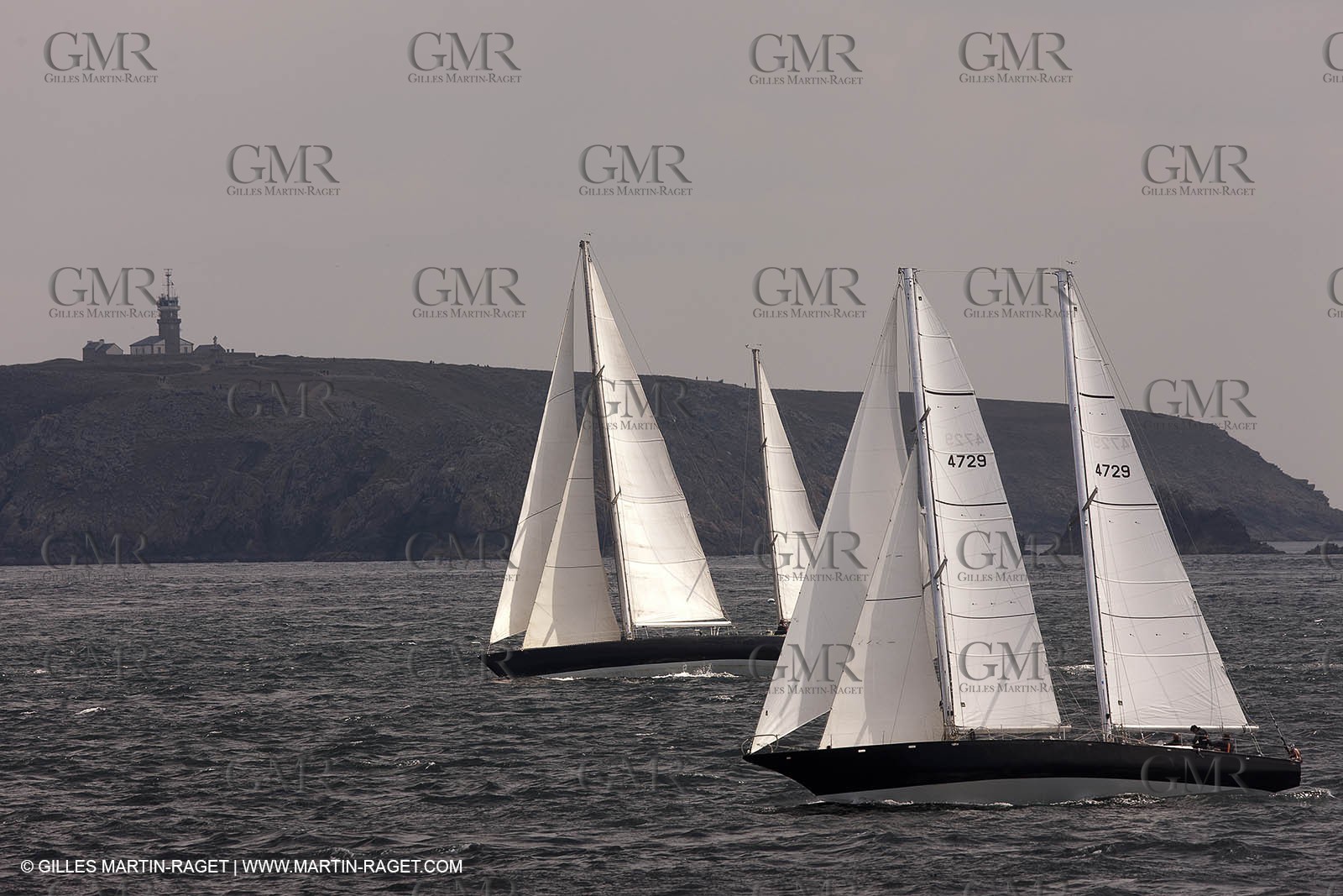 19 05 2010- Sein - (FRA,56)  -  Pen Duick III and Pen Duick VI in the Sein island straight