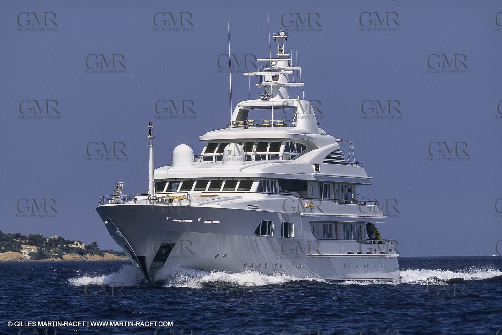 Powerboating, super Yachts