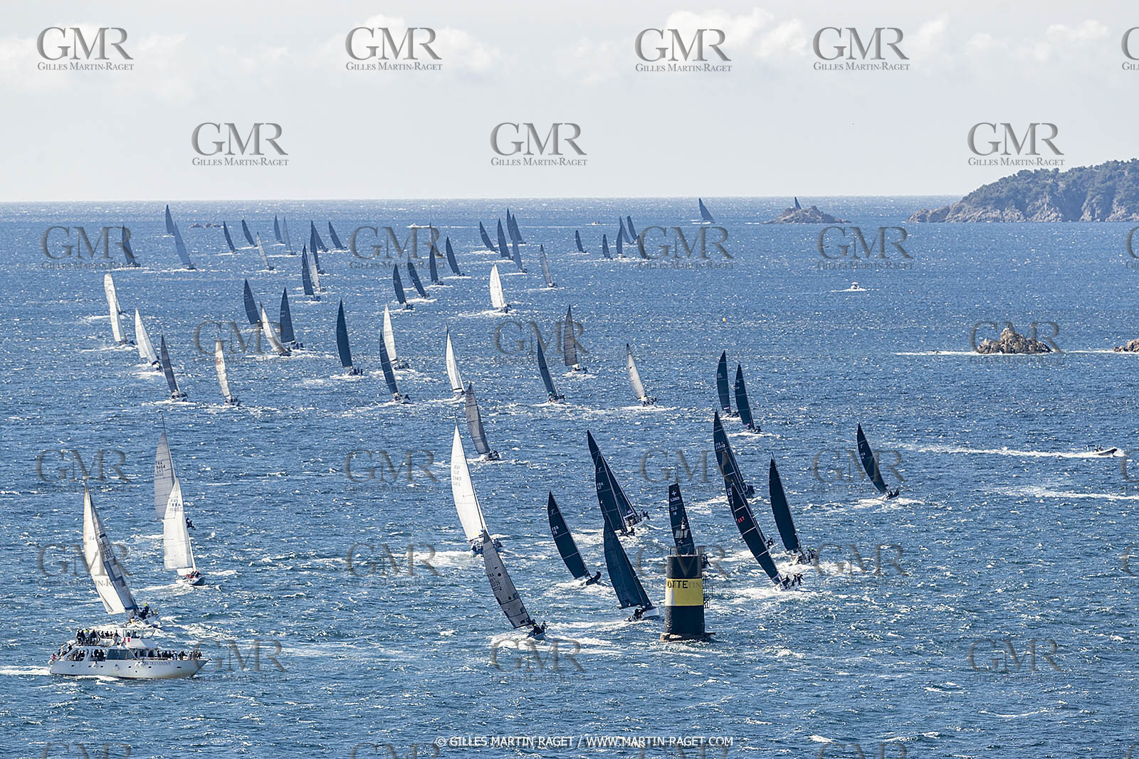 28 09 2022? Saint-Tropez,(FRA,83), Les Voiles de Saint-Tropez 2022 Régate N° 2 poup les modernes, navigation libre pour les grandes goélettes