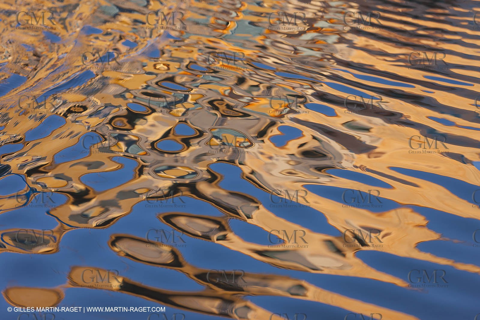 14 03 2012 - Martigues (FRA,13) - neighborhood Le Miroir (the mirror)