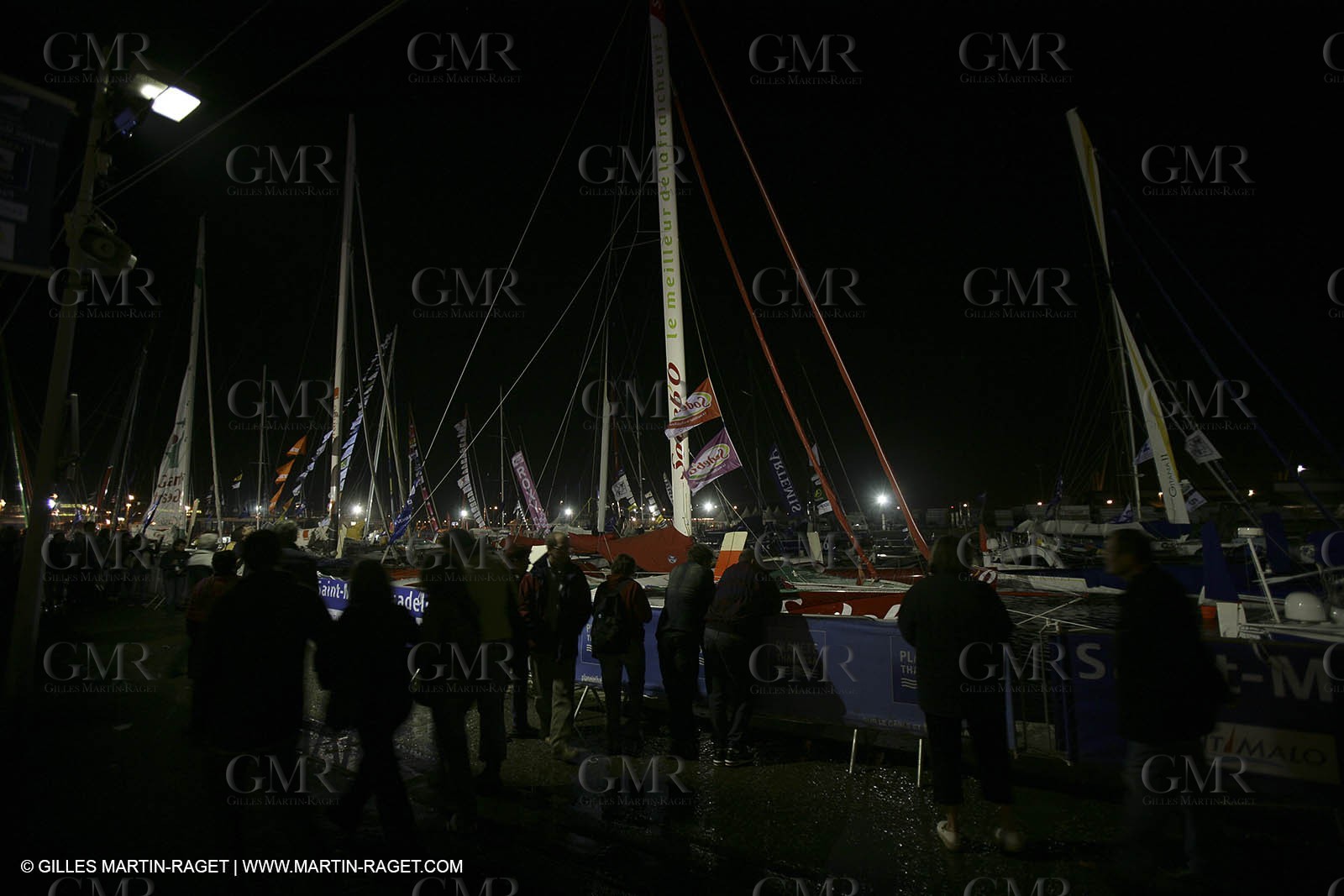 27 10 2006 - Saint Malo (FRA) - Route du Rhum 2006 - Dock ambiances