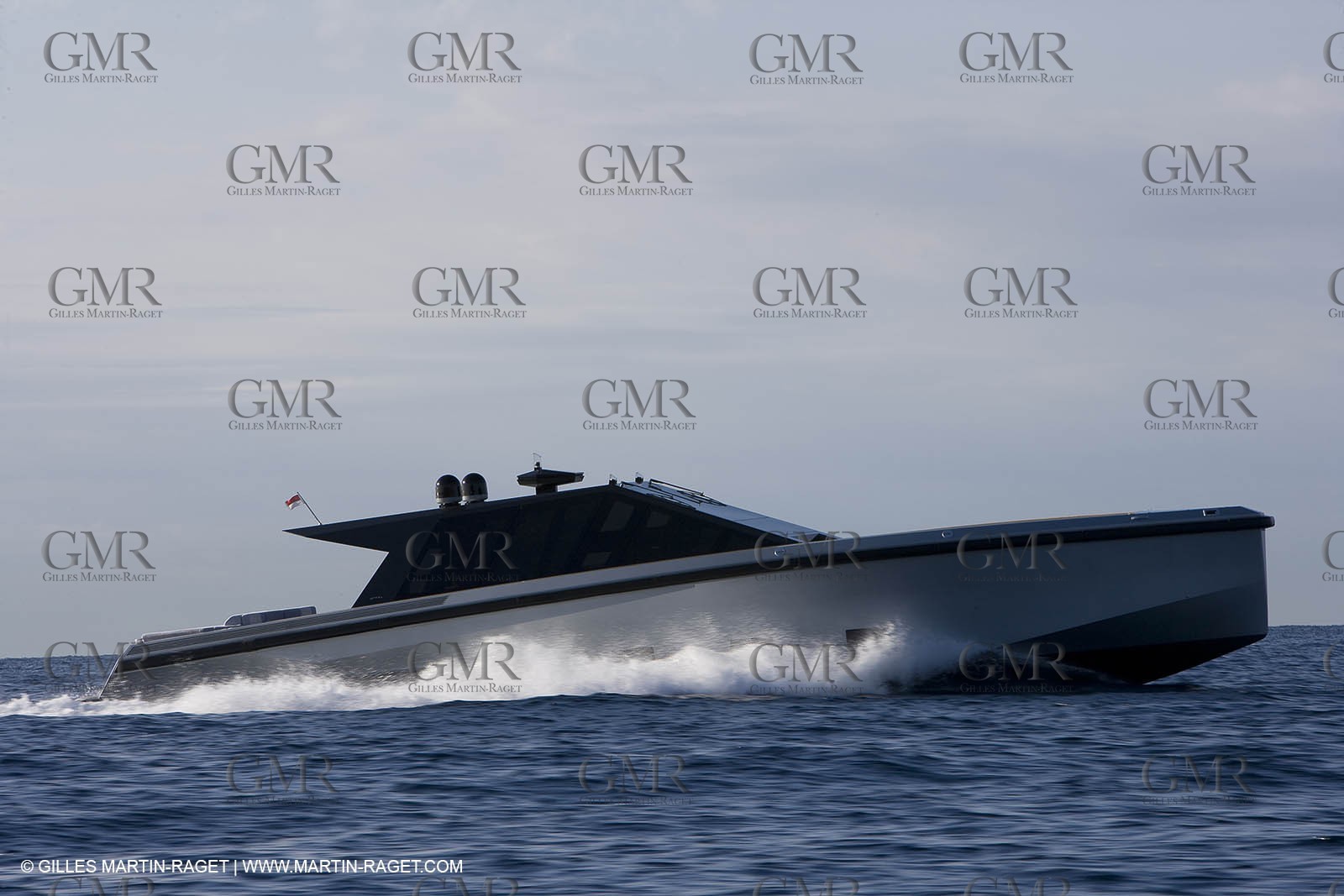 29 09 2007 - St Jean Cap Ferrat - Wally Yachts - Wally Power 70 - Lau Lau