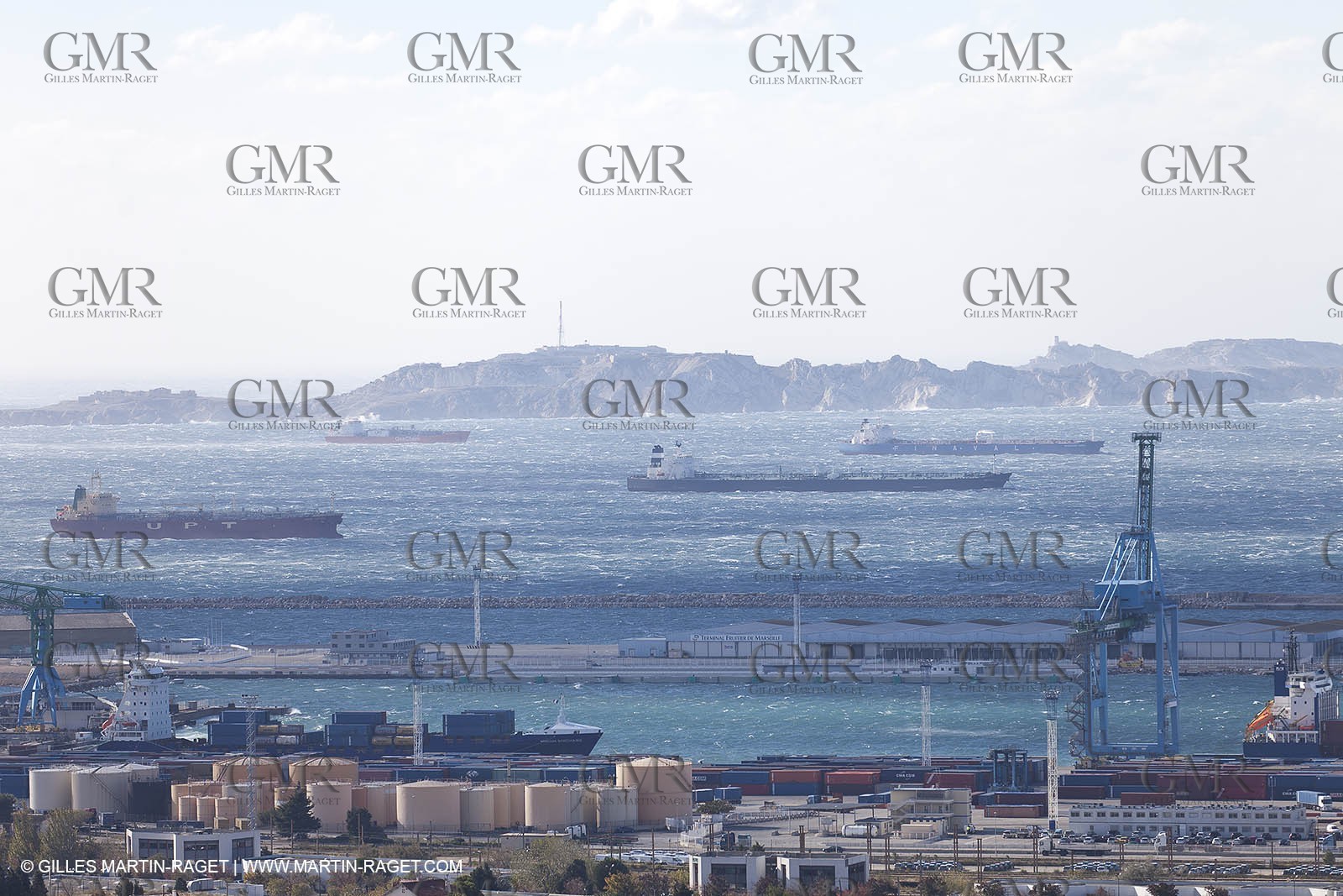 25 10 2010 - Marseille (FRA,13) - Ships at the mooring due to a strike of the harbour staff