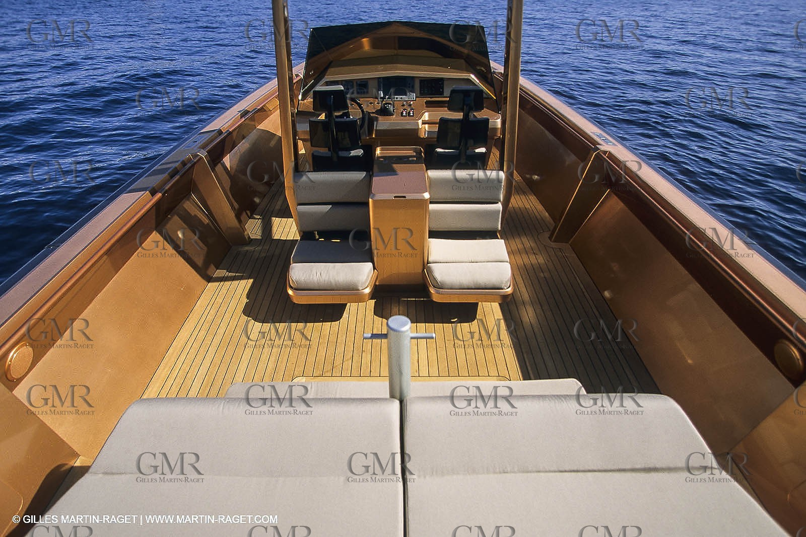 Powerboating, super Yachts