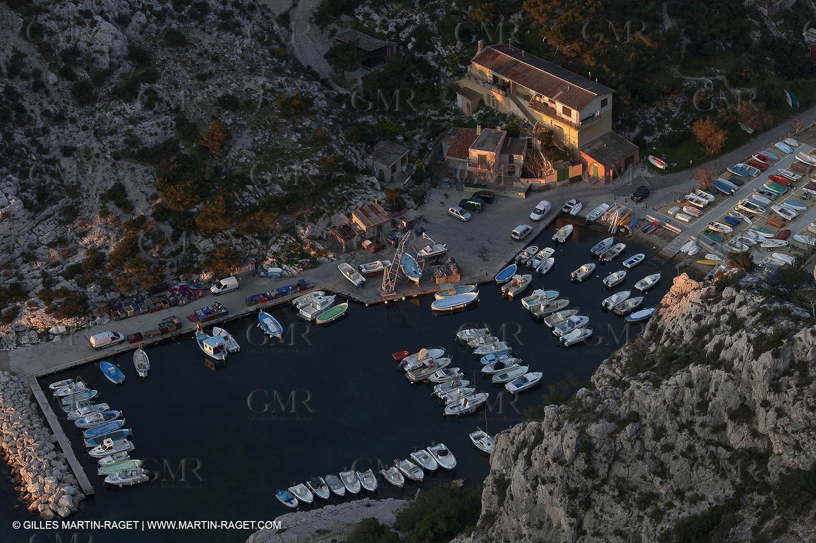 Décember 2009 - Marseille (FRA) - Les Calanques - Morgiou as seen from Sugiton Belvedere