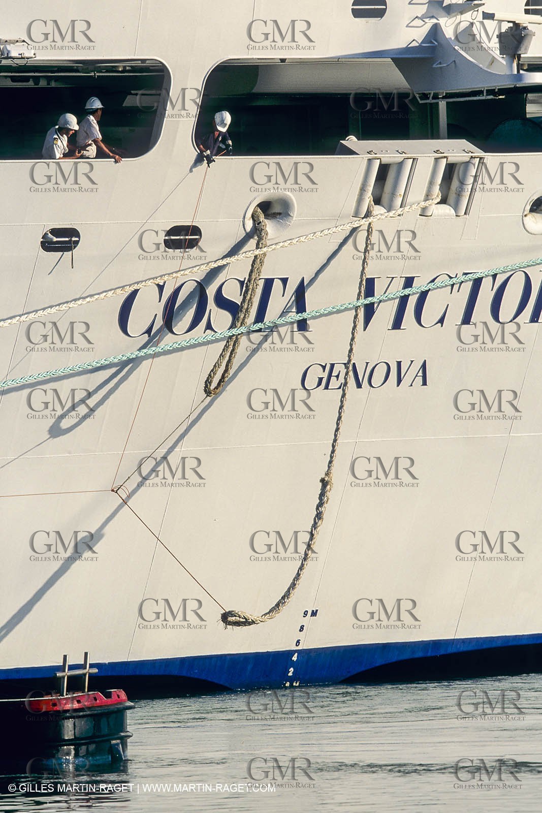 Monde maritime, opérations porturaires, ports, manoeuvres, marine world, harbour operations, maritime shipping,