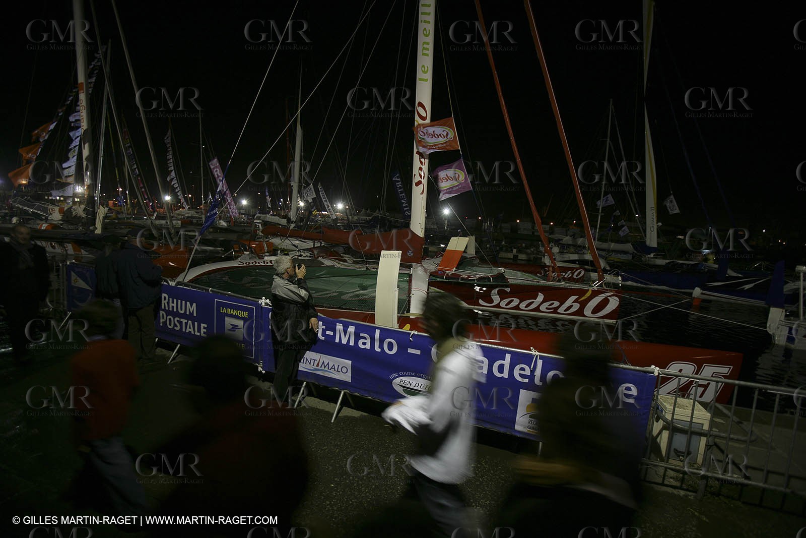 27 10 2006 - Saint Malo (FRA) - Route du Rhum 2006 - Dock ambiances
