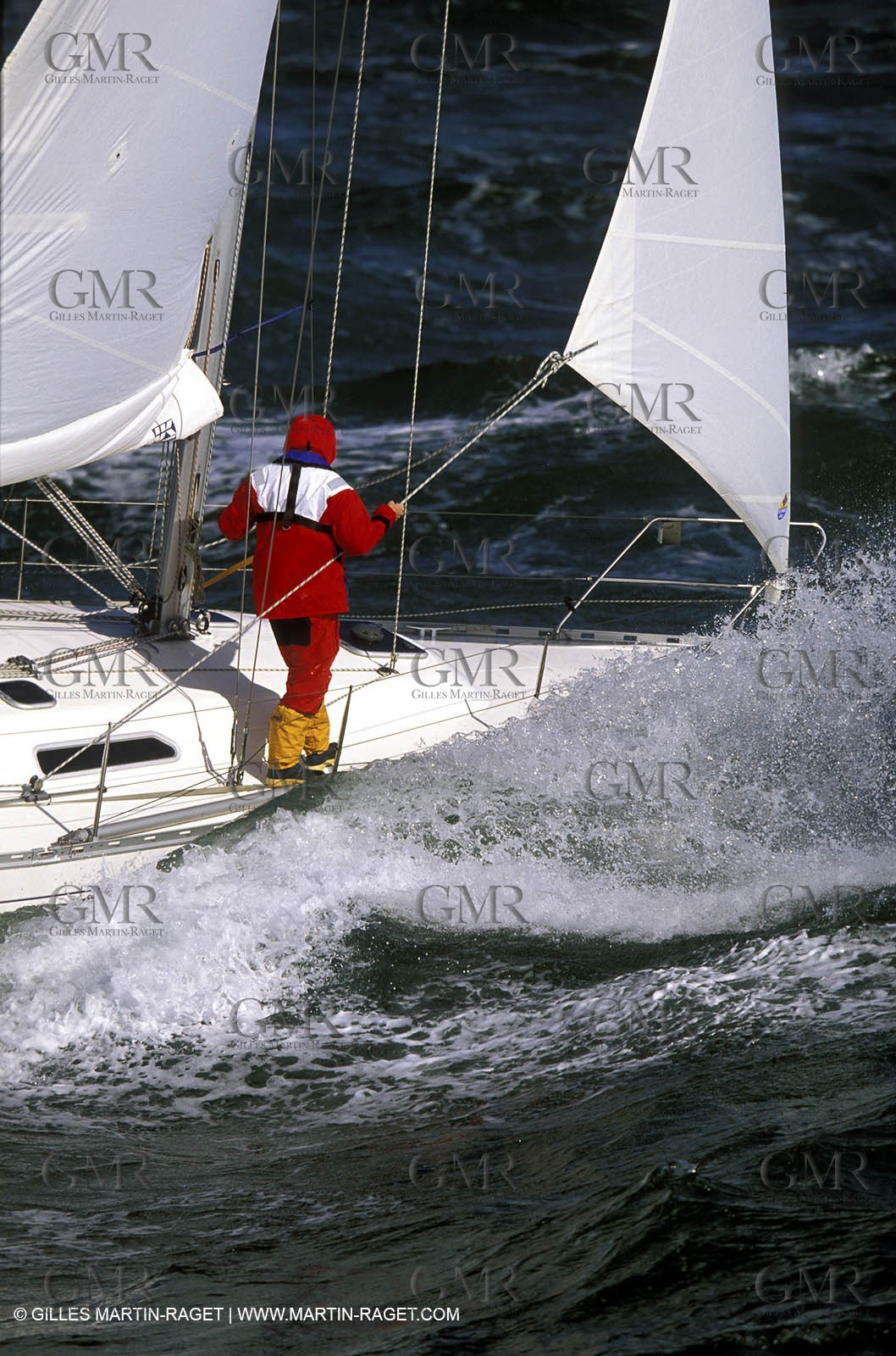 Cruising - People - Crew work