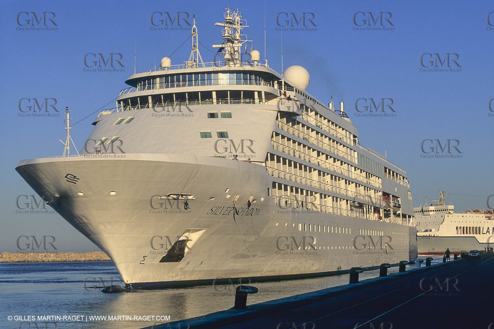 Monde maritime, opérations porturaires, ports, manoeuvres, marine world, harbour operations, maritime shipping,