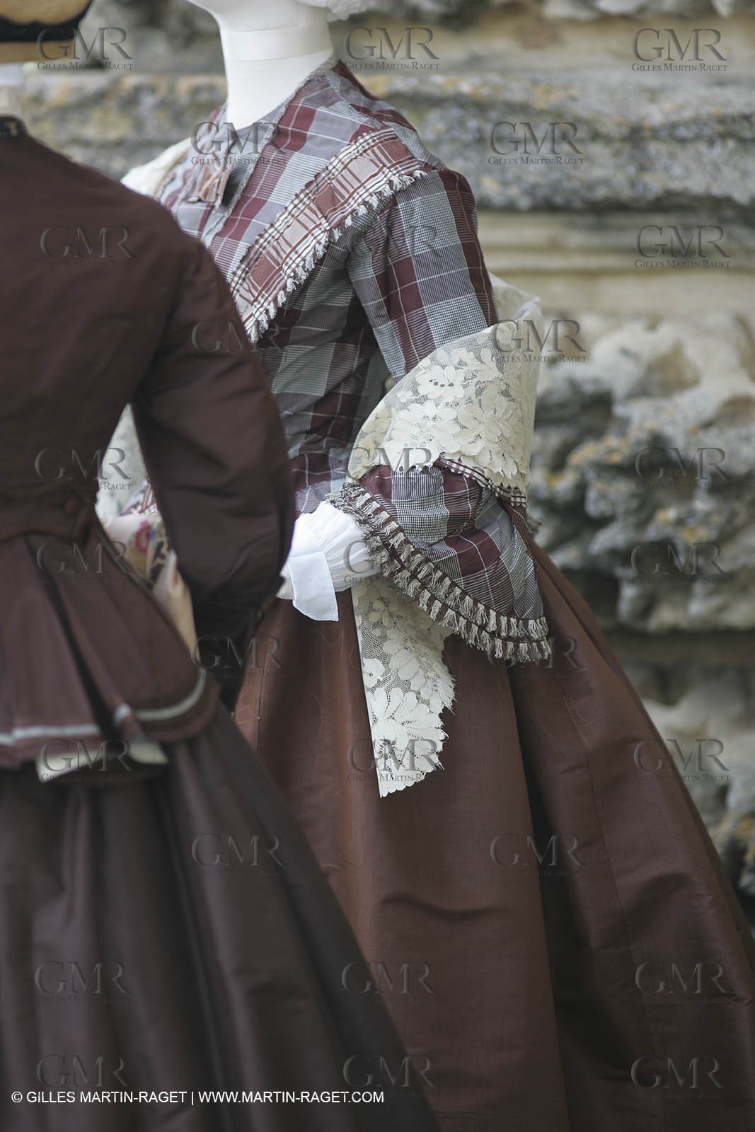 May 2004 - La Tour d'Aigues (FRA, 84) - Old costumes for women of the South exhibition