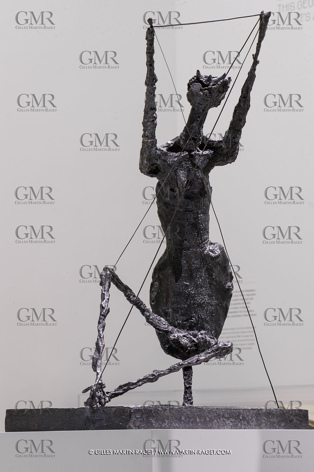 02 05 2023, Paris (FRA), oeuvre de Germaine Richier, Exposition Centre Pompidou 2023,  La Fourmi 1953, Bronze patiné foncé, Epreuve d'exposition, Fondeur : L. Thinot, Paris, 99 x 88 x 66 cm, Collection particulière