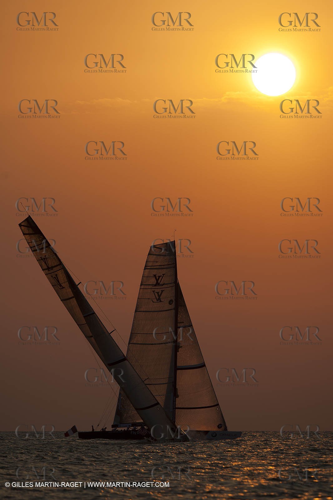 14 11 2010 - Dubai (UAE) - Dubai Louis Vuitton Trophy -  BMW ORACLE Racing - Race Day 1 - Vs All 4 one