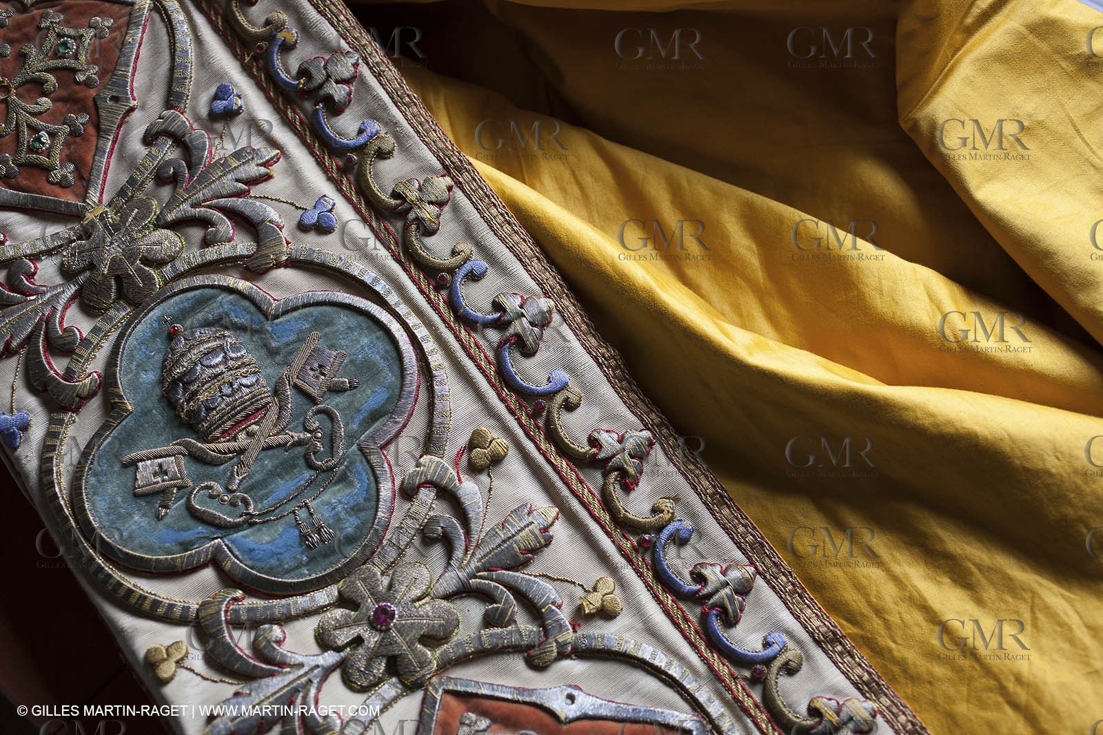 04 02 2013 - Marseille(FRA,13), Notre Dame de la Garde, liturgical clothing