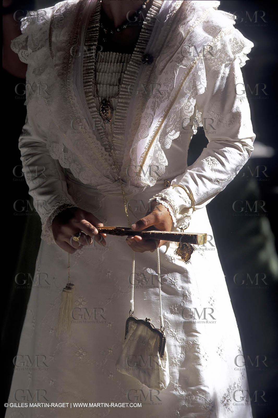 Women of Arles in traditional costume