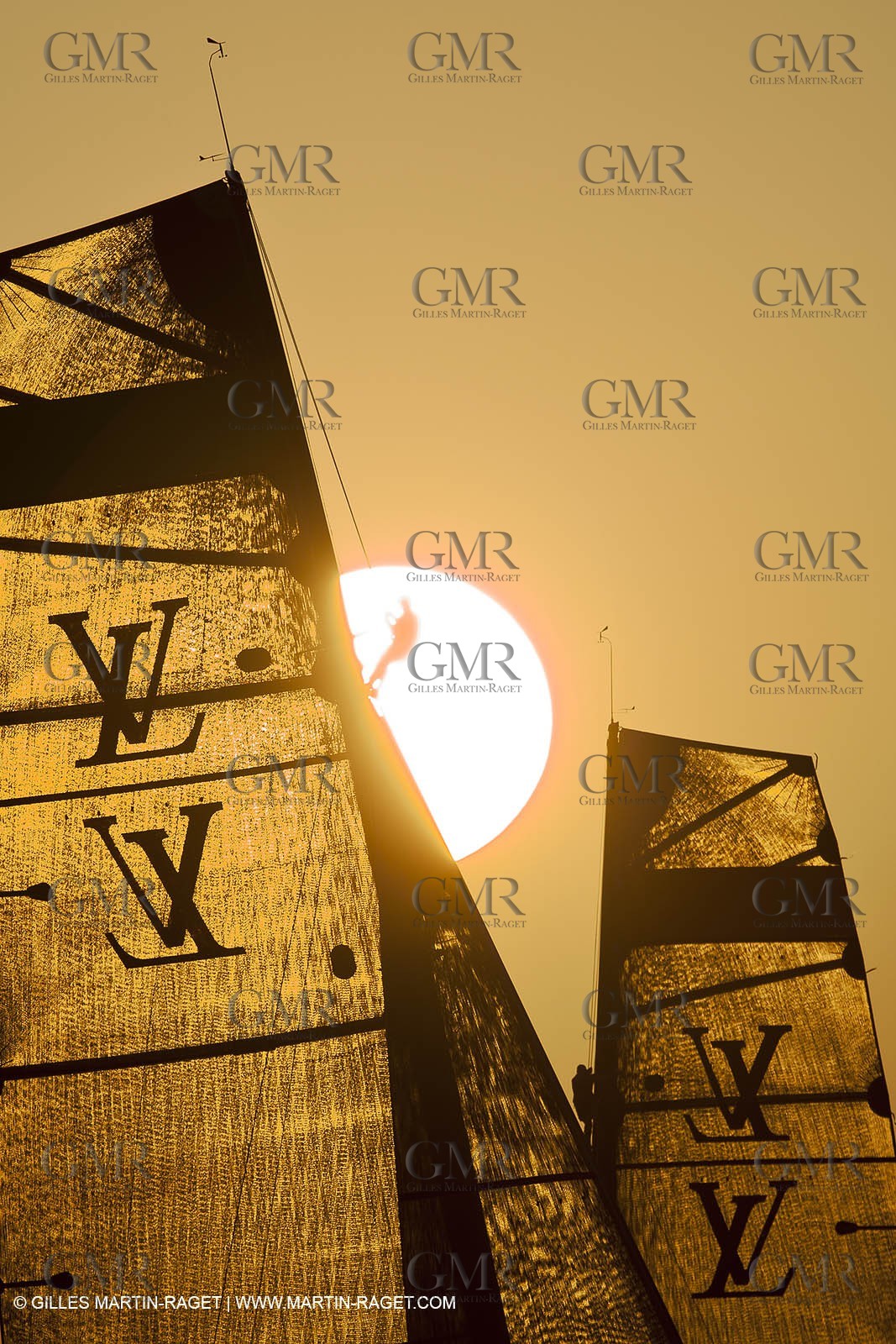 25 11 2010 - Dubai (UAE) - Dubai Louis Vuitton Trophy -  BMW ORACLE Racing - Fleet races