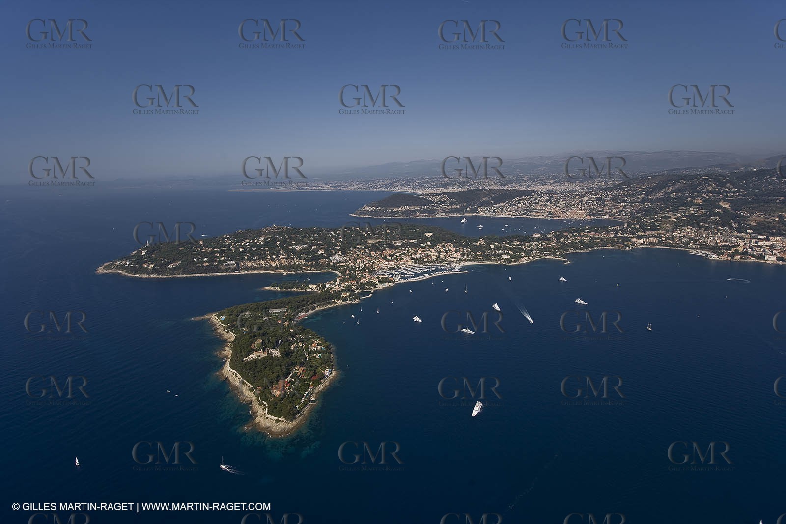 28 07 2007 - St Jean Cap Ferrat - SuperYachts - Motor Yachts - Hampshire