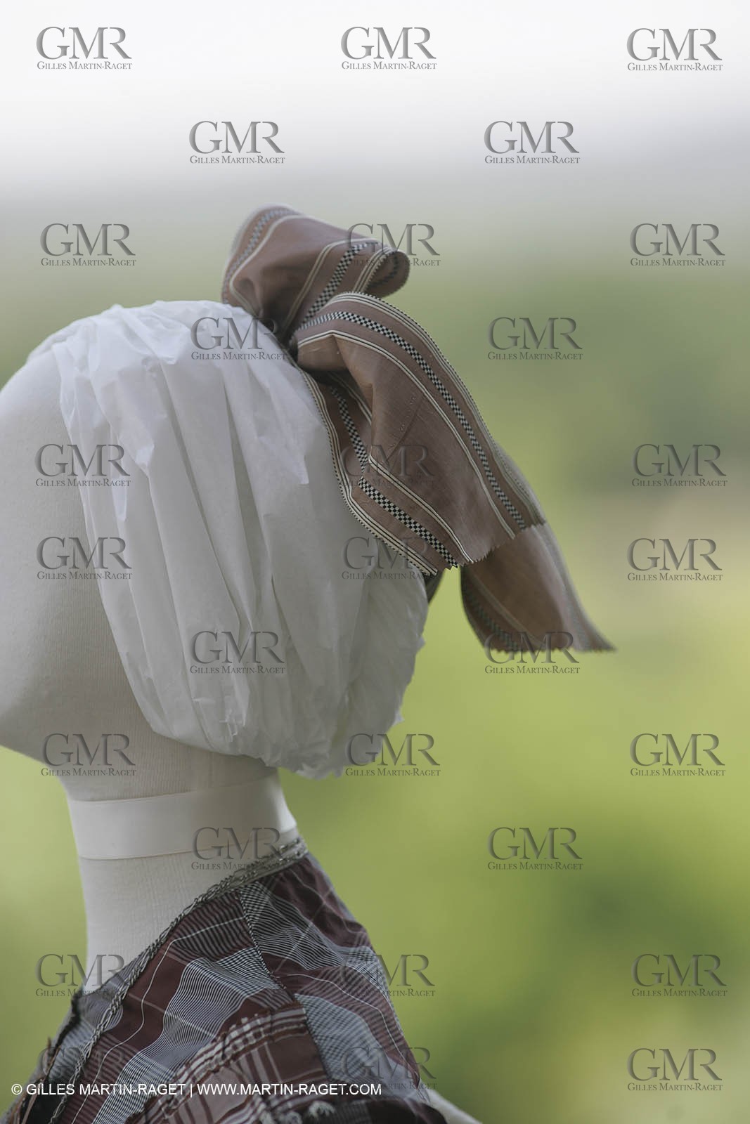 May 2004 - La Tour d'Aigues (FRA, 84) - Old costumes for women of the South exhibition