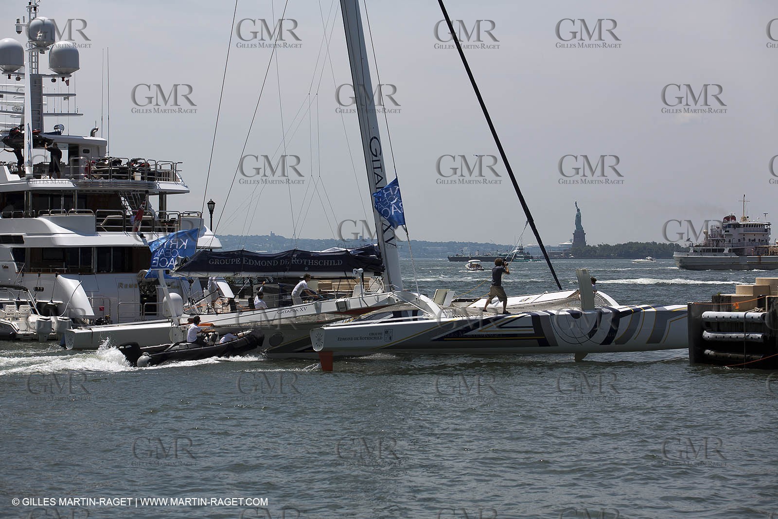 05 07 2012 - New York (USA) - Ocean Krys Race - Speed runs in fornt of NY city