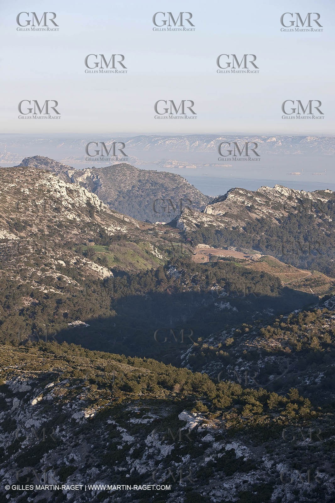 04 04 2009 - Marseille (FRA, 13) - Les Calanques - Collines de la Cayolle et rade nord