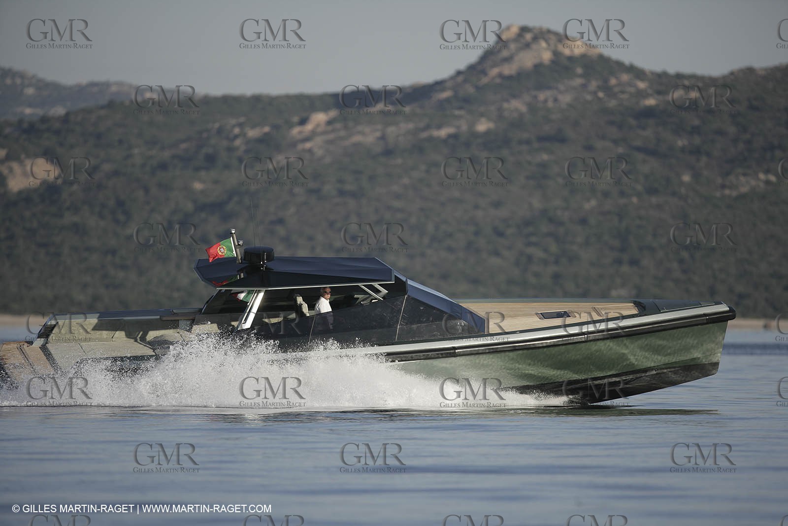 16 07 2007 - Portisco (Italie, Sardaigne) - Wally Power 47, 2007 version